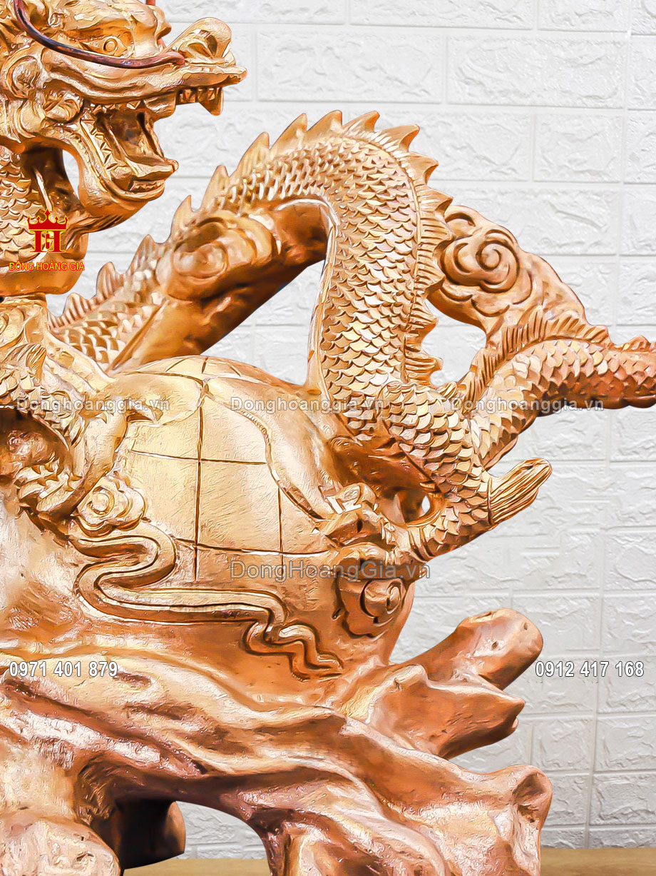 Tượng rồng có màu sắc đỏ đồng sang trọng và cao cấp